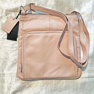 SHOULDER BAG, PELLE, LEATHER, LIGHT BEIGE, LOTS OF POCKETS,  SHOULDER STRAP,